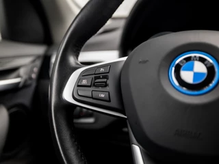 BMW X1 221Pk Automaat (GROOT NAVI, CLIMATE, ALCANTARA, ELEK ACHTERKLEP, SPORTSTOELEN, PARKEERSENSOREN, LED KOPLAMPEN, DAB+, NIEUWSTAAT) - afbeelding nr 18