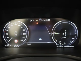 Volvo V60 Volvo V60 T8 PLUG-IN HYBRID AWD R-DESIGN SCHUIFDAK HEAD-UP DISPLAY HARMAN - afbeelding nr 20