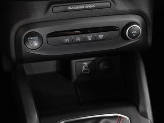 Ford Focus Ford Focus Wagon 1.0 EcoBoost Hybrid ST Line Navigatie Climate Control Led Dab Camera Parkeer sensoren Cruise Control Lichtmetalen velgen - afbeelding nr 19