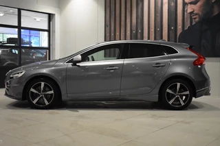 Volvo V40 Volvo V40 T3 153pk Polar+ Sport | Panodak | Camera | Keyless | Styling Kit - afbeelding nr 5