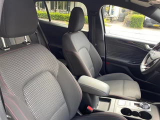 Ford Focus Ford Focus WAGON 1.5 ECOBLUE TITANIUM AUT. / CARPLAY / NAVI / TREKHAAK - afbeelding nr 8