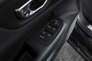 Volvo S60 Volvo S60 2.0 T5 250 PK Intro Edition - Automaat | Dig. Cockpit | Adapt. Cruise | Leder | Elek. bestuurderstoel met geheugen | Stoelverw. | PDC | Camera | NAV + App. Connect | ECC | DAB | Elek. Trekhaak | LM 19