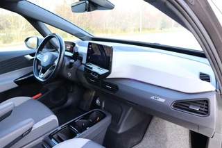 Volkswagen ID.3 Volkswagen ID.3 First Plus 58 kWh 3 fase adaptive cruise lane asist carplay stoel+stuur verwarming sfeerverlichting camera regensensor - afbeelding nr 14