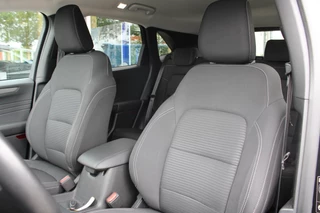 Ford Kuga Ford Kuga 2.5 PHEV Titanium | Dealeronderhouden | Adaptive cruise control | Winter Pack | Dodehoeksensoren | Camera - afbeelding nr 10
