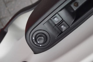 Renault Twingo Renault Twingo 0.9 TCe Dynamique / Navigatiesysteem /Parkeersensoren/Camera - afbeelding nr 20