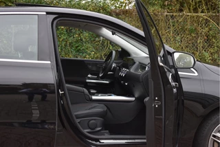 Mercedes-Benz B-Klasse Mercedes-Benz B-Klasse 250 e AMG Line | Open dak | Sfeerverl | DAB | Carbon | Carplay | Stoelverw | Full LED | AMG Velgen - afbeelding nr 37
