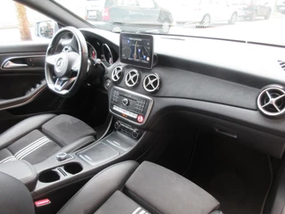 Mercedes-Benz CLA Mercedes-Benz CLA-klasse Shooting Brake AMG Leer Navi Camera - afbeelding nr 4