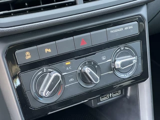 Volkswagen T-Cross Volkswagen T-Cross 1.0 TSI Style NAP | Dodehoek | ACC | Lane Assist | Carplay - afbeelding nr 23
