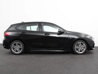 BMW 1 Serie BMW 1-serie 118i M-Sport Climate Control Adeptive cruise control Stoelverwarming LED Parkeersensoren Apple carplay / Andriod auto - afbeelding nr 6