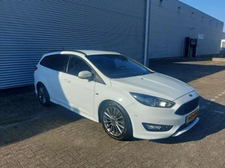 Ford Focus Ford Focus 1.5 Titanium airco,cruise,navigatie,stoel/stuurverwarming,parkeersensoren, - afbeelding nr 4