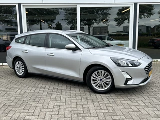 Ford Focus - 278418567-0