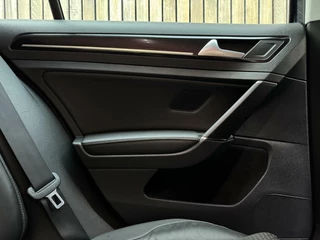 Volkswagen Golf Volkswagen Golf Variant 1.4 TSI R-line 150pk | Navigatiesysteem | Osram LED verlichting | Trekhaak uitklapbaar | Keyless entry | Stoelverwarming | Cruise control | R-stuur | Parkeersensoren voor en achter | Achteruitrijcamera - afbeelding nr 41