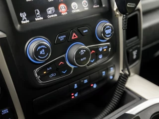 Dodge Ram 1500 402Pk Automaat (NAVIGATIE, CLIMATE, STUUR/STOELVERWARMING, CAMERA, LEDEREN SPORTSTOELEN, GETINT GLAS, TREKHAAK, CRUISE, BLUETOOTH, NIEUWSTAAT) - afbeelding nr 9