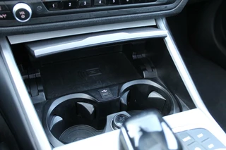 BMW 3 Serie BMW 3-serie 330e eDrive Sport/Shadow/Schuifdak/19inch - afbeelding nr 25