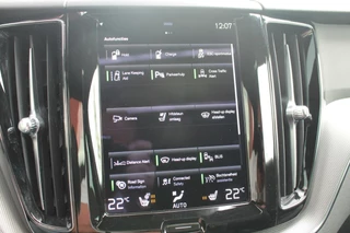Volvo XC60 Volvo XC60 T6 Recharge AWD R-Design | Panoramadak | Parkeercamera | HUD | Pilot Assist | BLIS | Stoelverwarming | Trekhaak | Glossy Black | Keyless - afbeelding nr 48