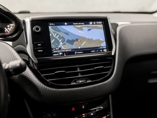 Peugeot 208 Peugeot 208 1.2 PureTech Sport (APPLE CARPLAY, NAVIGATIE, CLIMATE, GETINT GLAS, SPORTSTOELEN, CRUISE, PARKEERSENSOREN, NIEUWE APK, NIEUWSTAAT) - afbeelding nr 25