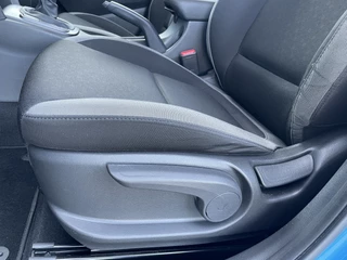 Hyundai Kona Hyundai Kona 1.0T Comfort | Navigatie via Apple Car Play | Achteruitrij camera | 18