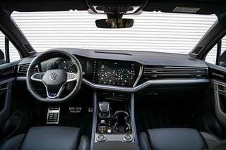 Volkswagen Touareg Volkswagen Touareg R 3.0 TSi eHybrid 4MOTION | Nieuw | Vol opties | Panodak | Dynaudio | Massage | Trekhaak | 22 inch | 5 jaar garantie | - afbeelding nr 16