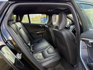 Volvo V60 Volvo V60 2.4 D6 Twin Engine R-Design - NAVI/PANO/LEER/NAP - afbeelding nr 15