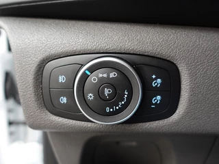 Ford Transit Custom Ford Transit Custom 300 2.0 TDCI L2H1 Trend Automaat Airco Navi Bluetooth 3-Zits Camera Trekhaak Camera - afbeelding nr 14