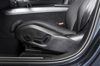 Volvo XC60 Volvo XC60 2.0 T6 Plug-in hybrid AWD Plus Dark | S/K-Panodak | Dig. Cockpit | Adapt. Cruise | Memory Stoelen | Elek. Klep | Stoel-+stuurverw. | 360 Camera | Harman/Kardon | NAV+App. Connect | LM 19