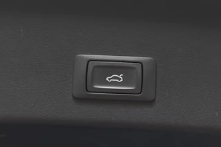 Audi A6 S-Line/Navi Plus/LED/CrC/Ecc/Leder/Elek. klep/18