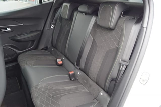 Peugeot e-2008 Peugeot e-2008 e-2008 EV GT Pack 50 kWh / Navi / Camera / Side-assist / ACC / PDC - afbeelding nr 34