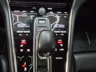 Porsche Panamera Porsche Panamera Sport Turismo 2.9 4 E-Hybrid Pano Sport Chrono 360 softclose Navi Led 21
