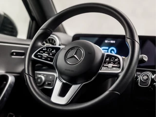 Mercedes-Benz A-Klasse Mercedes-Benz A-Klasse 250 e Business Solution Luxury 218Pk Automaat (GROOT NAVI, SFEERVERLICHTING, WIDESCREEN, CAMERA, LEDER, STOELVERWARMING, SPORTSTOELEN, CRUISE, LANE ASSIST, NIEUWSTAAT) - afbeelding nr 19