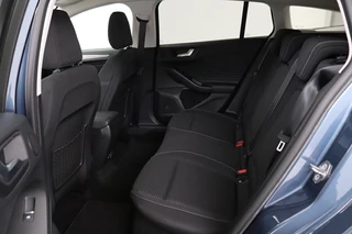 Ford Focus Ford Focus 1.5 EcoBoost Titanium | Stoel & stuurverwarming |  Adaptive cruise | Full LED | Camera | Trekhaak | Carplay | Climate control - afbeelding nr 7