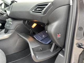 Peugeot 308 Peugeot 308 SW 1.2 PureTech Allure Leder/alcantara Led koplampen Camera Cruise Navigatie - afbeelding nr 23