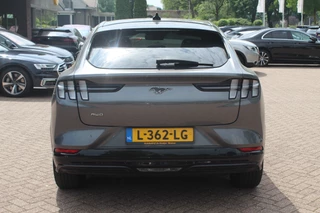 Ford Mustang Mach-E Ford Mustang Mach-E Extended First Edition AWD 98 kWh / Panoramadak / Camera / Leder / 19'' / B&O / Keyless / DAB / Dodehoek / ACC / Navigatie / Sfeerverlichting / Stoelverwarming - afbeelding nr 15