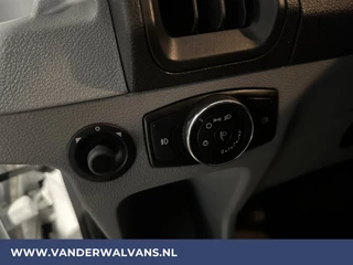 Ford Transit Ford Transit 2.0 TDCI 131pk L2H2 Euro6 Airco | 2800kg Trekhaak | Navigatie | Camera | Apple Carplay Android Auto, Cruisecontrol, Parkeersensoren, Bijrijdersbank - afbeelding nr 19