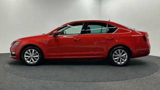 Škoda Octavia Skoda Octavia 1.0 TSI Greentech Sport Business LEDER STOF - afbeelding nr 8