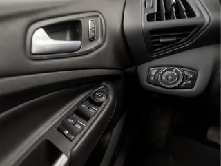 Ford C-MAX Ford C-MAX 2.0 Plug-in Hybrid Titanium Plus 185Pk Automaat (PANORAMADAK, GROOT NAVI, CLIMATE, CAMERA, LEDEREN SPORTSTOELEN, GETINT GLAS, ELEK ACHTERKLEP, KEYLESS, NIEUWE APK, NIEUWSTAAT) - afbeelding nr 25
