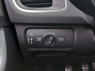 Volvo V40 Volvo V40 2.0 D2 R-Design Business | Origineel NL | Navi | Bi-Xenon | Clima | Cruise | Leder+Alcantara | Stoelverwarming | Pdc | Licht+Regensensor | 16''lm | Voorruitverwarming - afbeelding nr 19