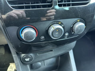 Renault Clio navigatie airco/ecc nwe apk - afbeelding nr 12