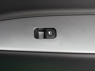 Kia Rio - Navigatie - Camera - 17 inch LM velgen - Half leder/stof - Stoel- en stuurverwarming - Fabrieksgarantie tot 09-2027 - afbeelding nr 41