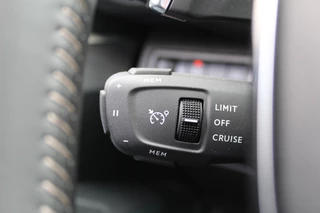 Peugeot 3008 Peugeot 3008 1.6 HYbrid 225 Allure | Navigatie | Led | Bluetooth | Camera | All-Season - afbeelding nr 31