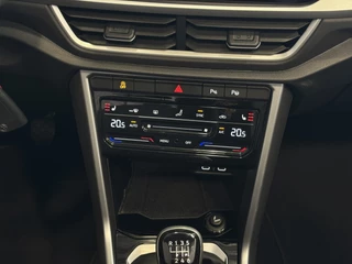 Volkswagen T-Roc Volkswagen T-Roc Cabrio TSI VIR.COCKPIT CARPLAY NAVI IQ.LED STOEL/STUUR.VERW DAB ADAP.CRUISE 05/2024 