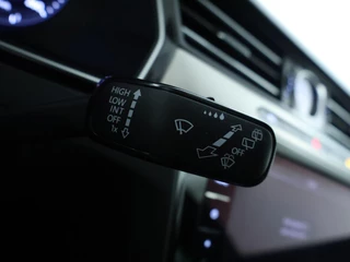 Volkswagen Passat Volkswagen Passat Variant 1.4 TSI ACT Highline Business R-LINE - afbeelding nr 21