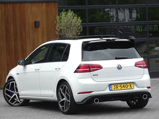 Volkswagen Golf Volkswagen Golf TSI GTE 245PK / GTI R Perf. ed. / LED - afbeelding nr 7