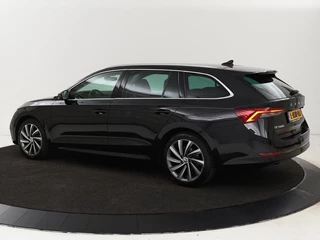 Škoda Octavia Skoda Octavia Combi 1.0 e-TSI Business Edition Plus | Apple Carplay | Cruise Control Adaptief | Navi | Sfeerverlichting |  Dodehoek Detectie | Stoelverwarming - afbeelding nr 2