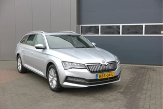 Škoda Superb , Keyless ,Carplay, Stuurwiel multifunctioneel,etc. slechts 11000 km !! Fabrieksgarantie t/m 03-2026 - afbeelding nr 10