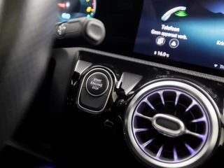 Mercedes-Benz A-Klasse 218Pk Automaat (SCHUIFDAK, APPLE CARPLAY, SFEERVERLICHTING, MEMORY SEATS, CAMERA, BURMESTER, LEDER/ALCANTARA, ADAPTIVE CRUISE, GETINT GLAS, NIEUWSTAT) - afbeelding nr 29