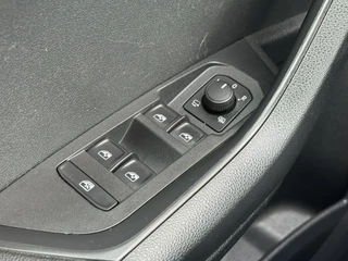 Škoda Karoq Skoda KAROQ 1.0 TSI Style Camera Clima Cruise Trekhaak Inductie laden Navigatie Keyless - afbeelding nr 34