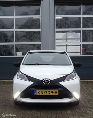 Toyota Aygo Toyota Aygo 1.0 VVT-i x CRUISE CONTROL|AIRCO - afbeelding nr 2