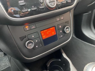 Fiat Punto Fiat Punto 0.9 TWINAIR LOUNGE 102 PK CLIMA CRUISE PDC LMV - afbeelding nr 13