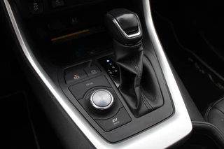 Toyota RAV4 Toyota RAV4 2.5 Hybrid AWD Bi-Tone / Trekhaak / Panoramadak / 360Camera / Leder / JBL / Keyless / 18'' / Dodehoek / DAB / Keyless - afbeelding nr 28