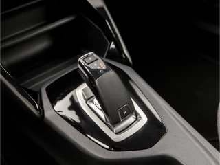 Peugeot 2008 Peugeot 2008 1.2 PureTech Sport Automaat (APPLE CARPLAY, GROOT NAVI, 360 CAMERA, LM VELGEN, SPORTSTOELEN, CRUISE, LANE ASSIST, NIEUWE APK, NIEUWSTAAT) - afbeelding nr 10